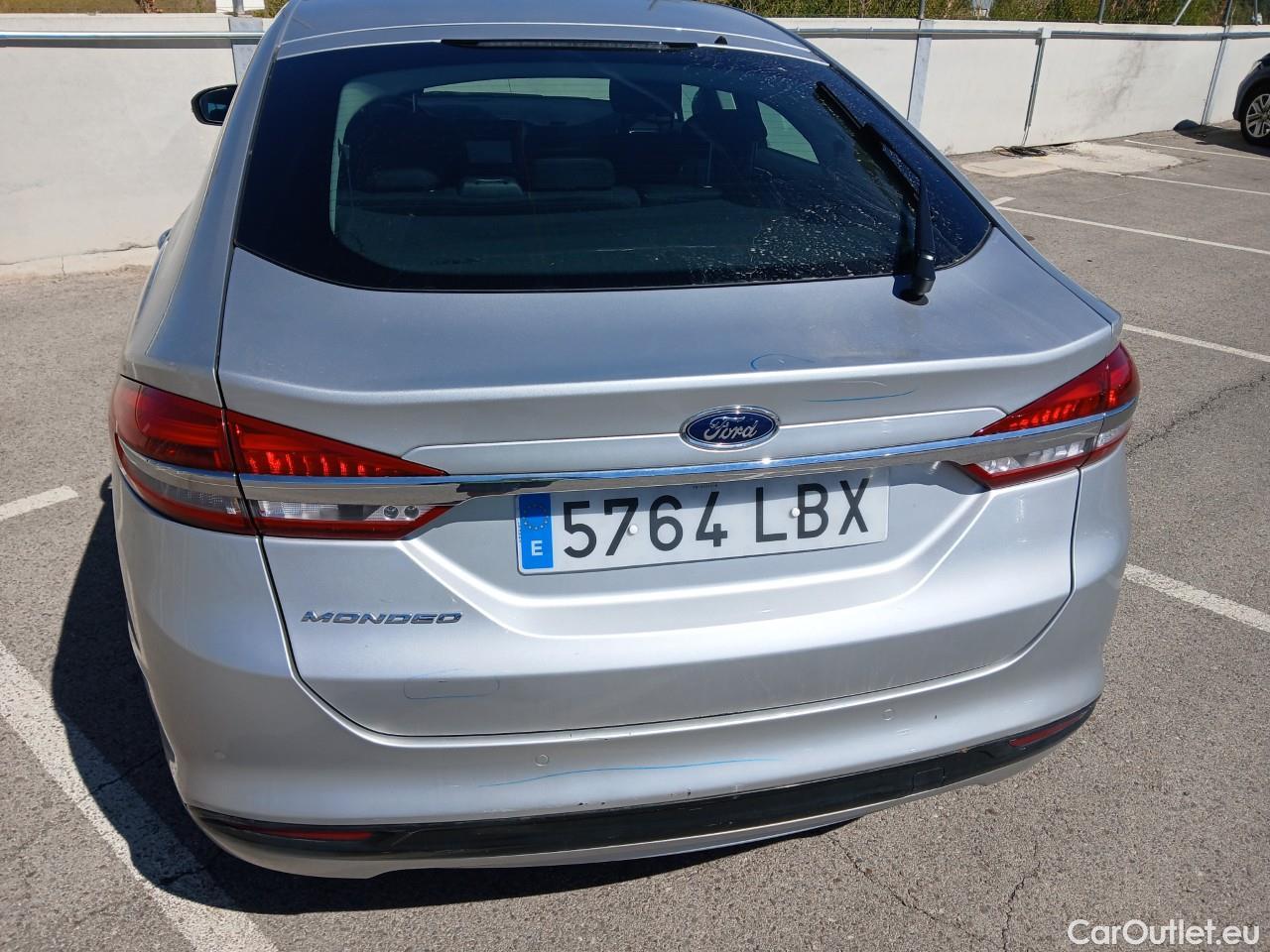  Ford  Mondeo FORD  / 2014 / 5P / berlina con portón 2.0 TDCi 110kW (150CV) Titanium 235 #24