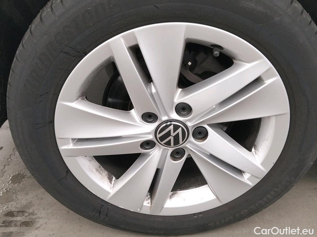  Volkswagen  Golf  VIII Berlina 1.0 TSI 110CV MT6 E6d #3