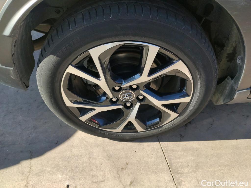  Toyota  C-HR TOYOTA  / 2016 / 5P / todoterreno 1.8 125H Advance (CX) #5