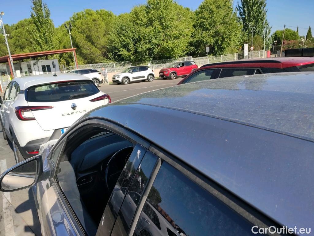  Toyota  C-HR TOYOTA  / 2016 / 5P / todoterreno 1.8 125H Advance (CX) #15