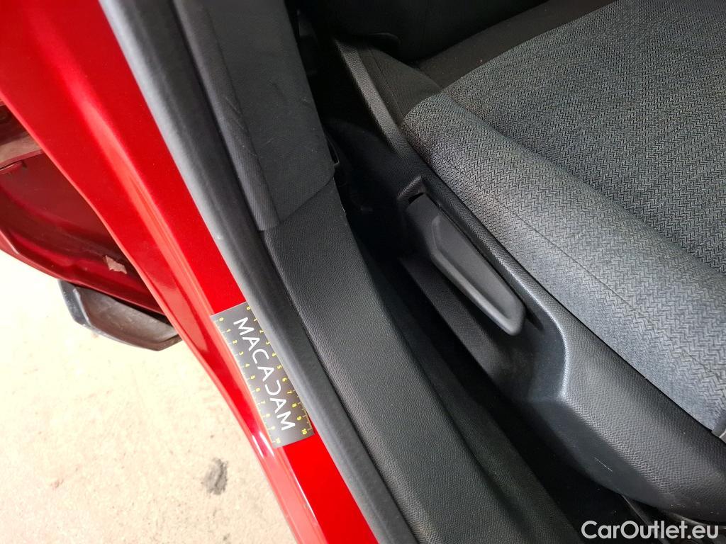  Citroen  C4  Berline Feel 1.5 BlueHDI 110CV BVM6 E6d #26