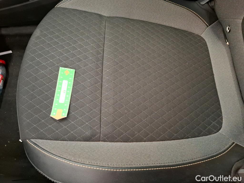  Opel   Grandland X Grandland X Elegance Business 1.5 130CV BVA8 E6d #48