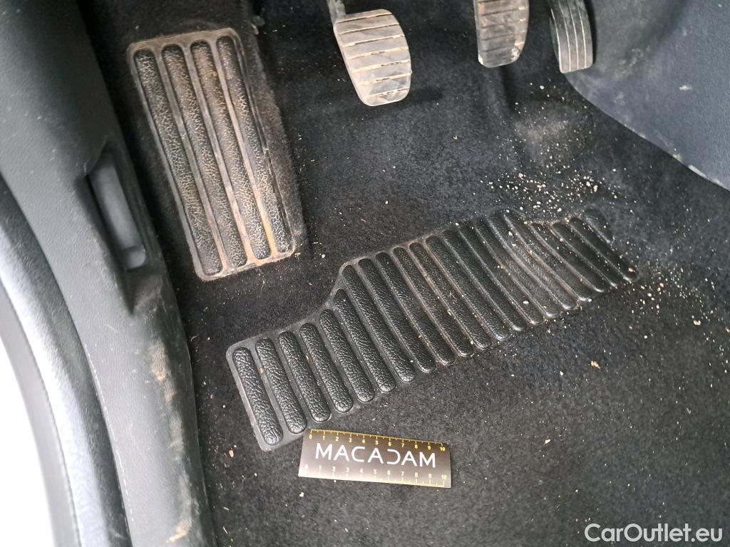  Renault  Clio  IV Air MediaNav 1.5 dCi 75CV BVM5 E6 #15