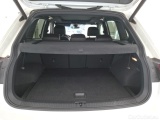  Volkswagen  Tiguan VOLKSWAGEN  / 2016 / 5P / SUV 2.0 TDI 150 DSG7 Black R-Line(SP) #10