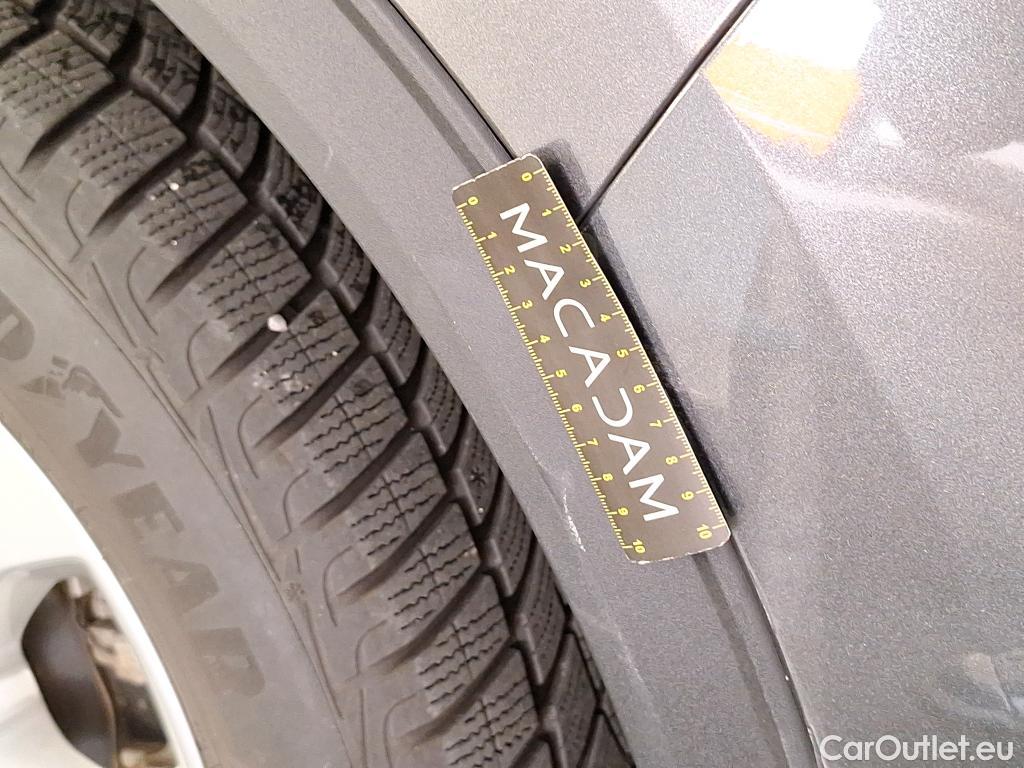  Ford  Kuga FORD  / 2019 / 5P / SUV 2.5 190 hybrid Flexifuel Pshift Titanium #47
