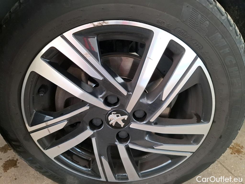  Peugeot  208  Allure Pack 1.2 PureTech 100CV BVA8 E6d #8