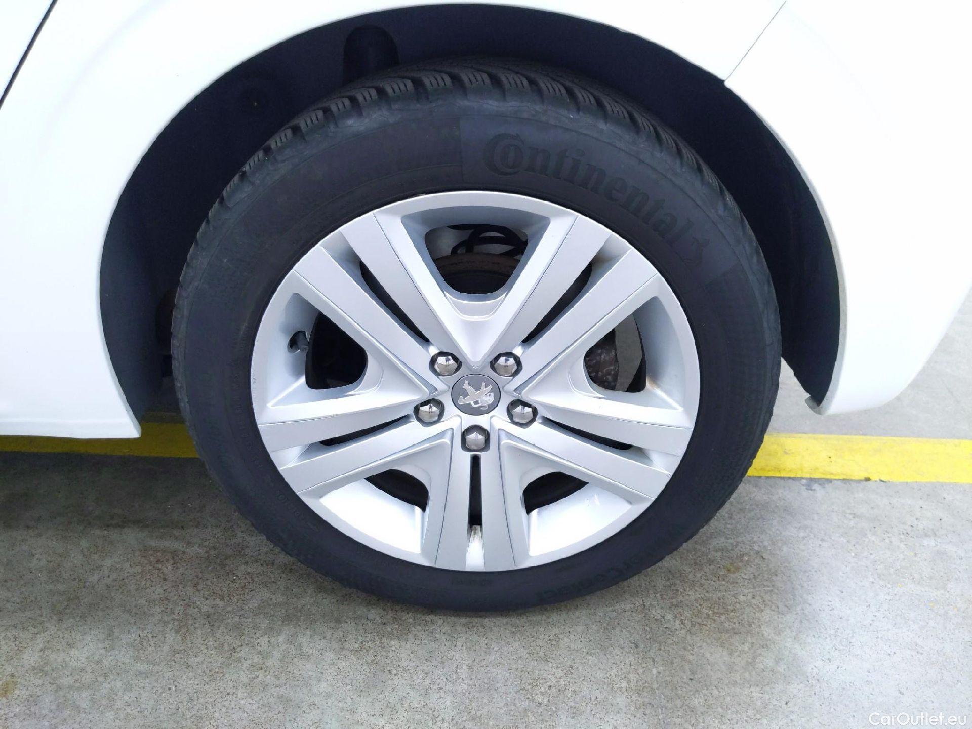  Peugeot  208  Allure Business 1.2 PureTech 110CV BVM5 E6 #12