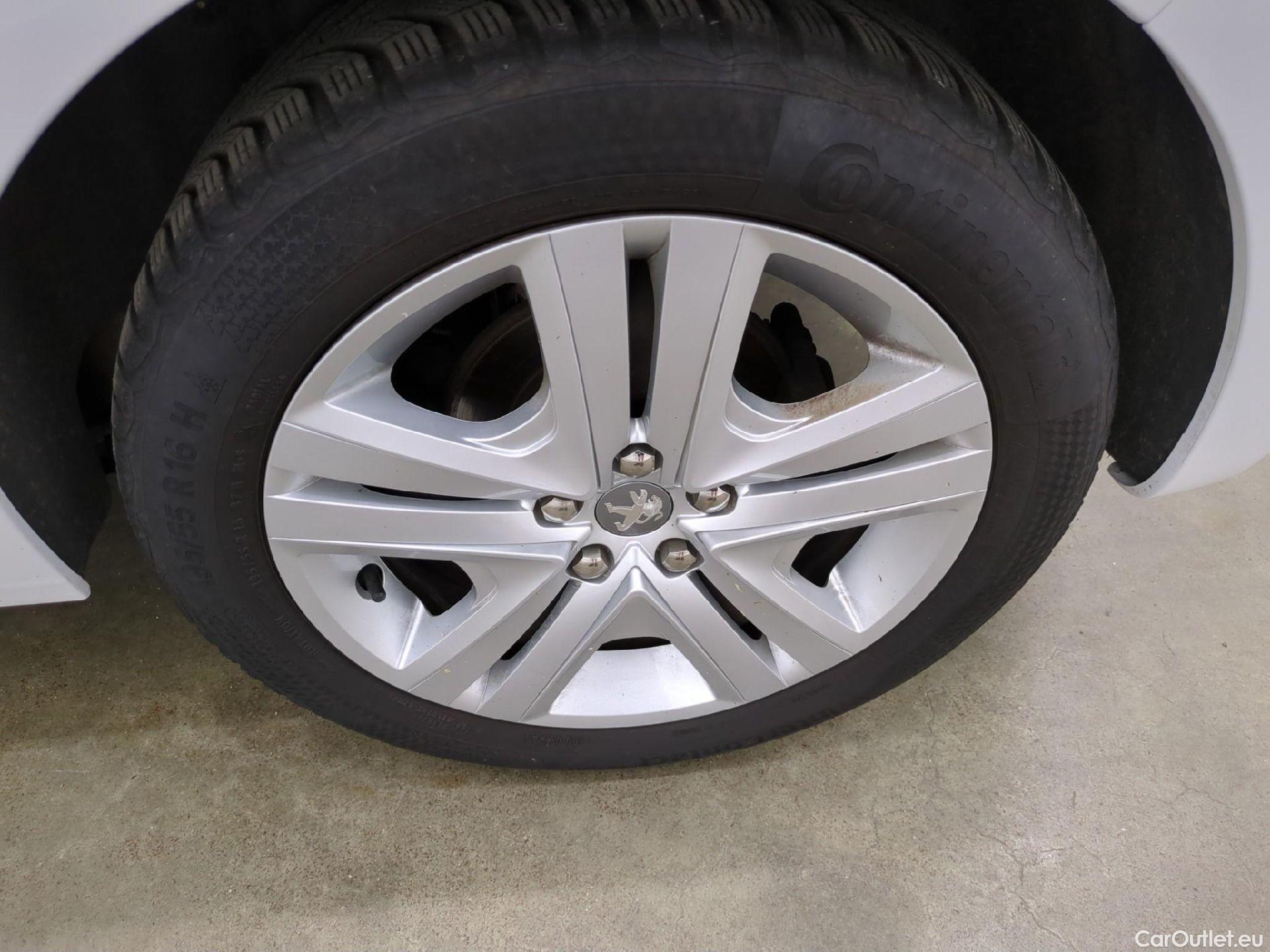  Peugeot  208  Allure Business 1.2 PureTech 110CV BVM5 E6 #6