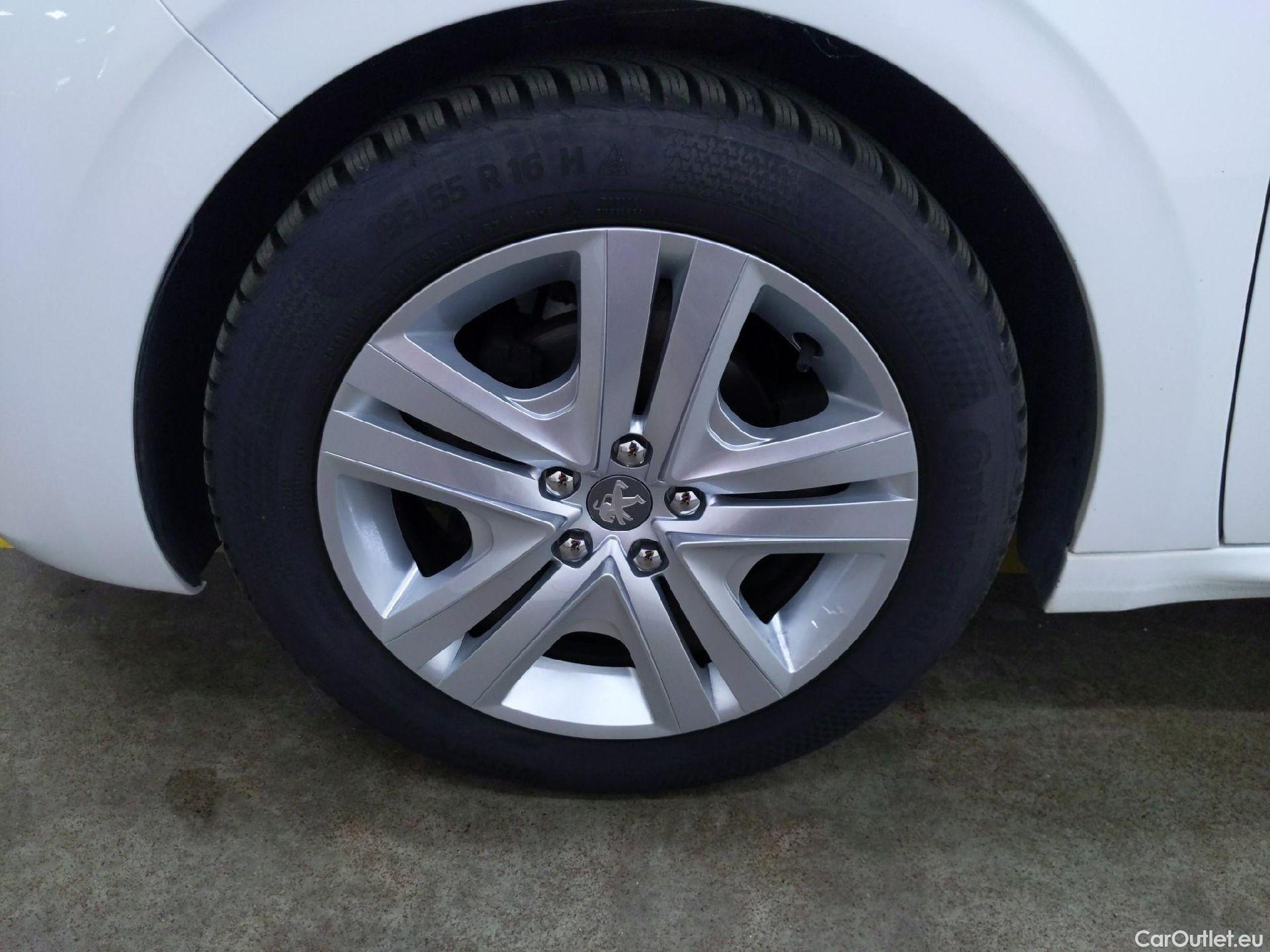  Peugeot  208  Allure Business 1.2 PureTech 110CV BVM5 E6 #5