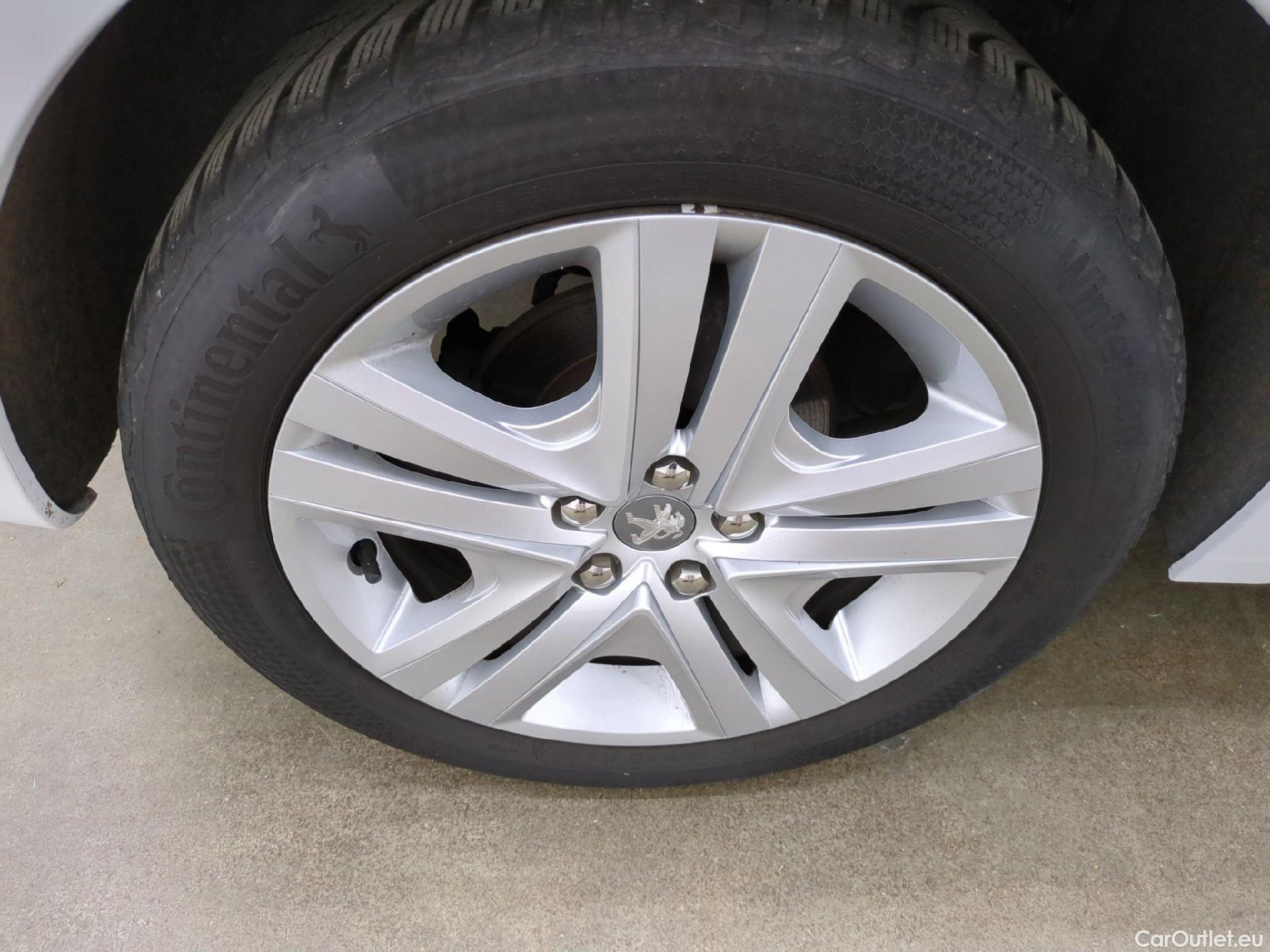  Peugeot  208  Allure Business 1.2 PureTech 110CV BVM5 E6 #7