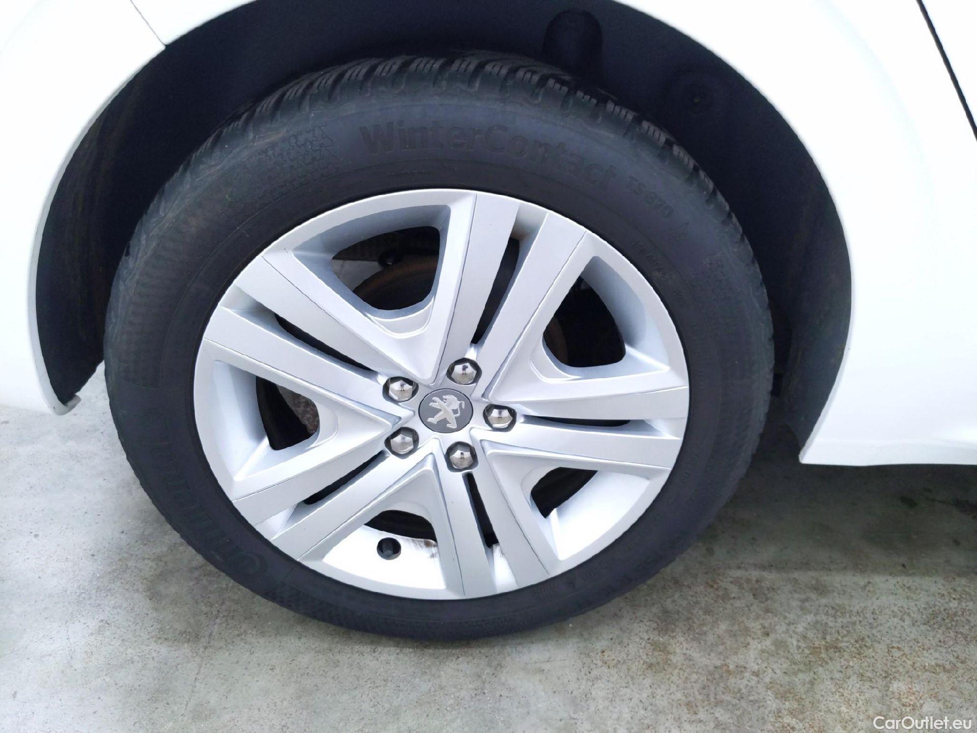  Peugeot  208  Allure Business 1.2 PureTech 110CV BVM5 E6 #10