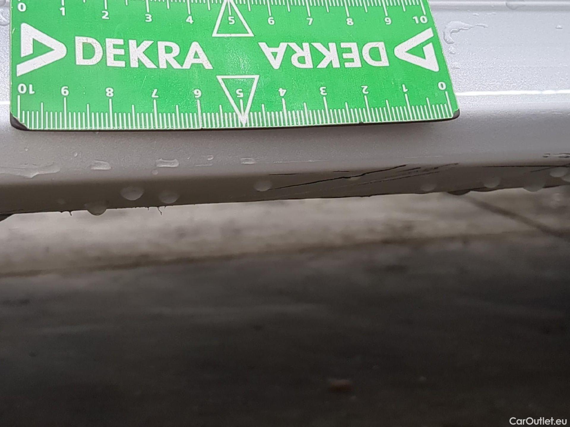  Toyota  Corolla TOYOTA  Touring Sports / 2018 / 5P / Break Hybride 184h Dynamic Business Stage Acad #18