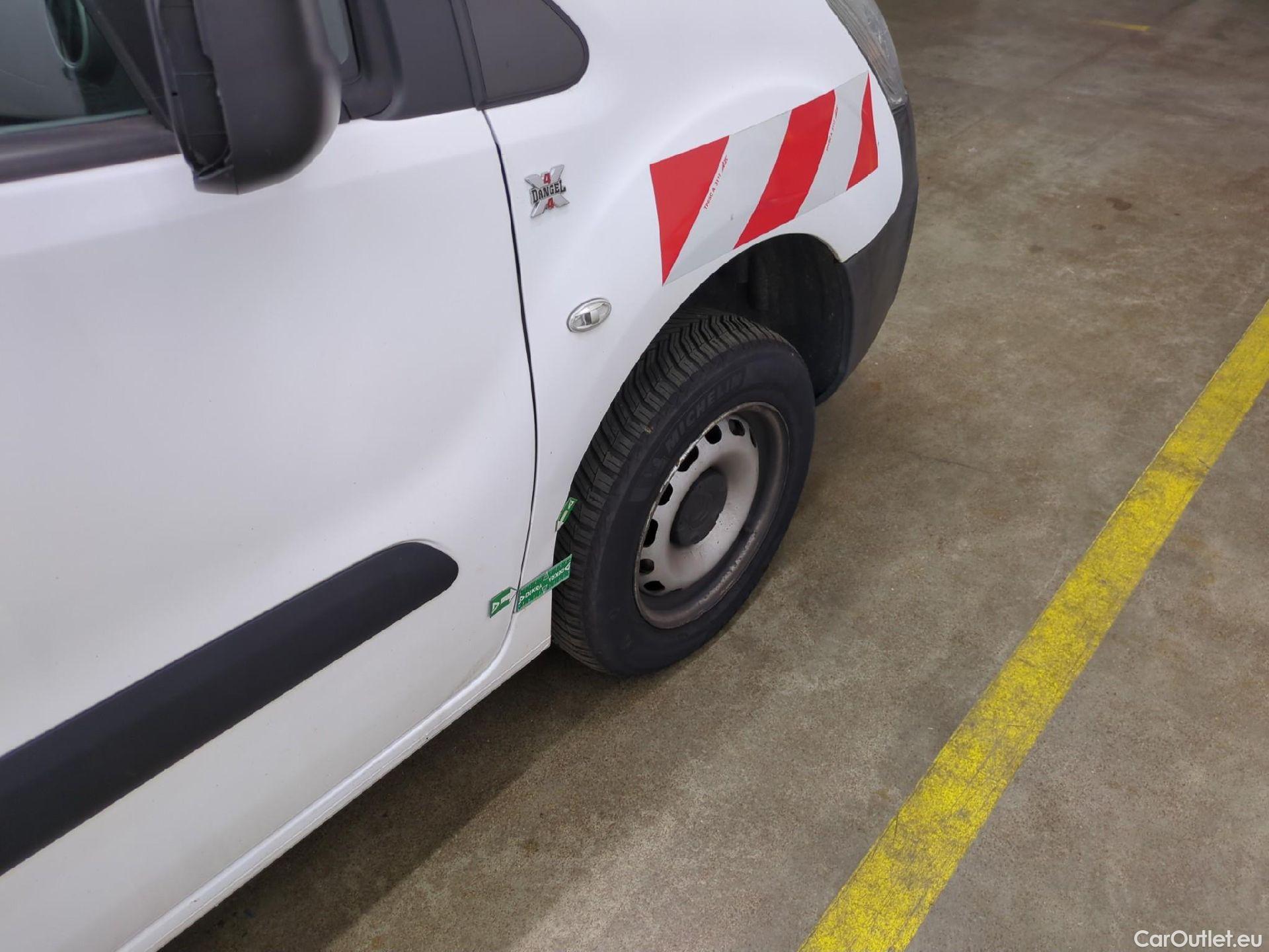  Citroen  Berlingo  Fourgon Club L1 (Court) 1.6 BlueHDi 100CV BVM5 E6 #17