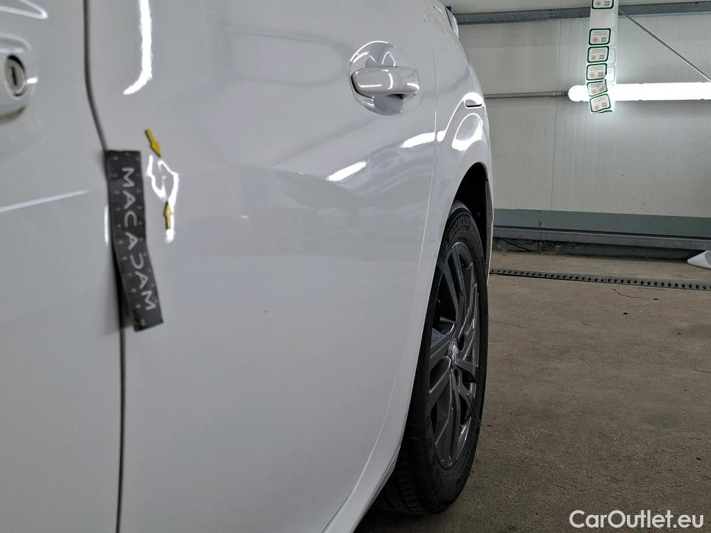  Peugeot  208  / 2019 / 5P / Berline / 1.2 PT 100 S&S EAT8 Active Business #60