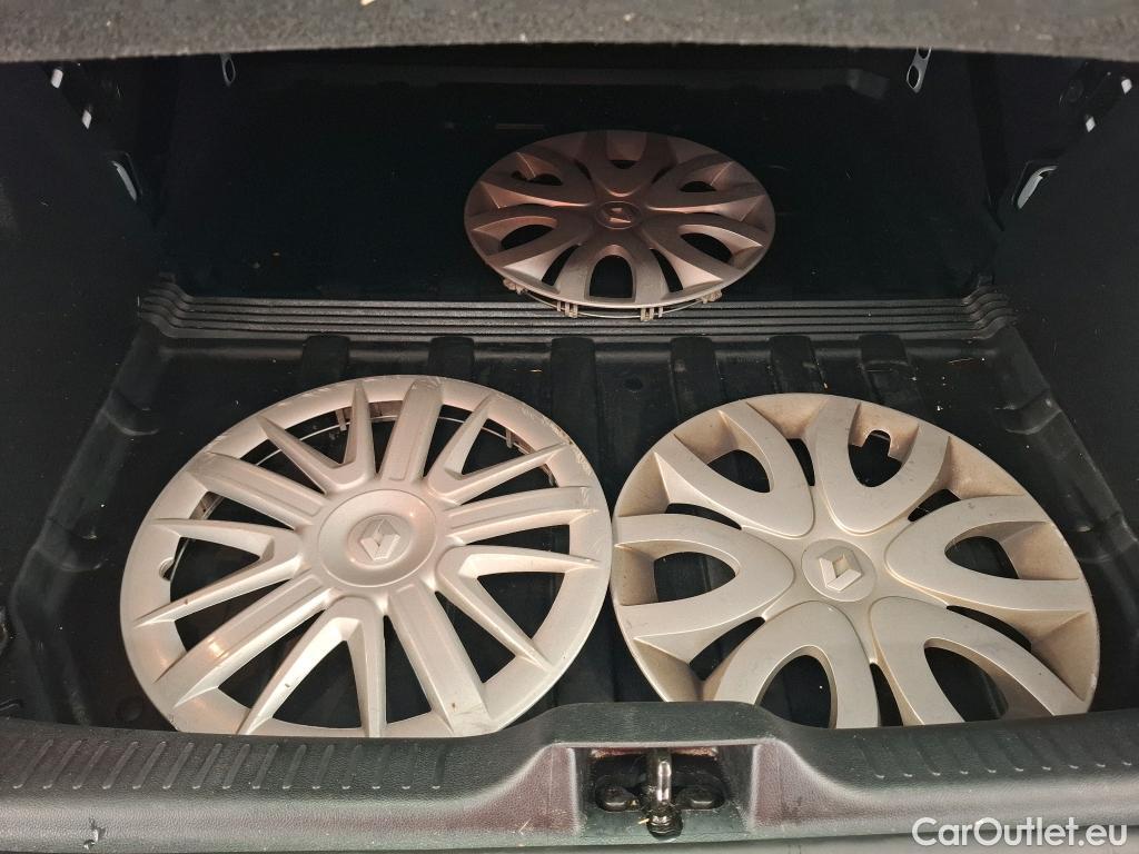  Renault  Clio  IV Air MediaNav 1.5 dCi 90CV BVM5 E6 #17