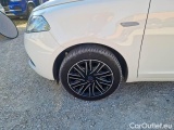  Lancia  Ypsilon LANCIA  ECOCHIC / 2015 / 5P / BERLINA 1.0 70CV FIREFLY HYBRID SeS GOLD #39