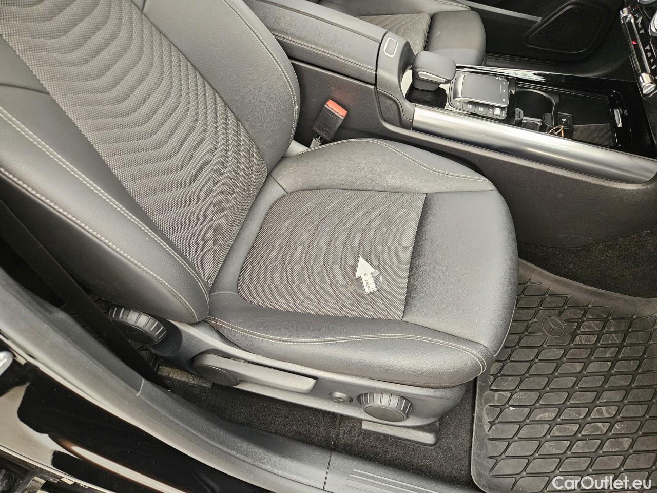  Mercedes  EQA  250 #37
