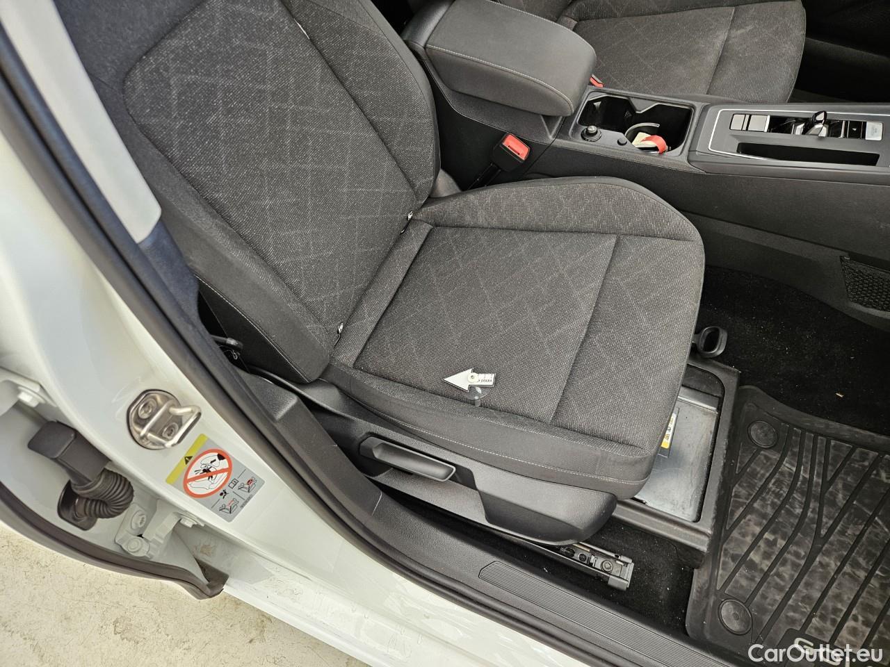  Volkswagen  Golf  Life 1.5 eTSI ACT DSG mild-Hybrid #45