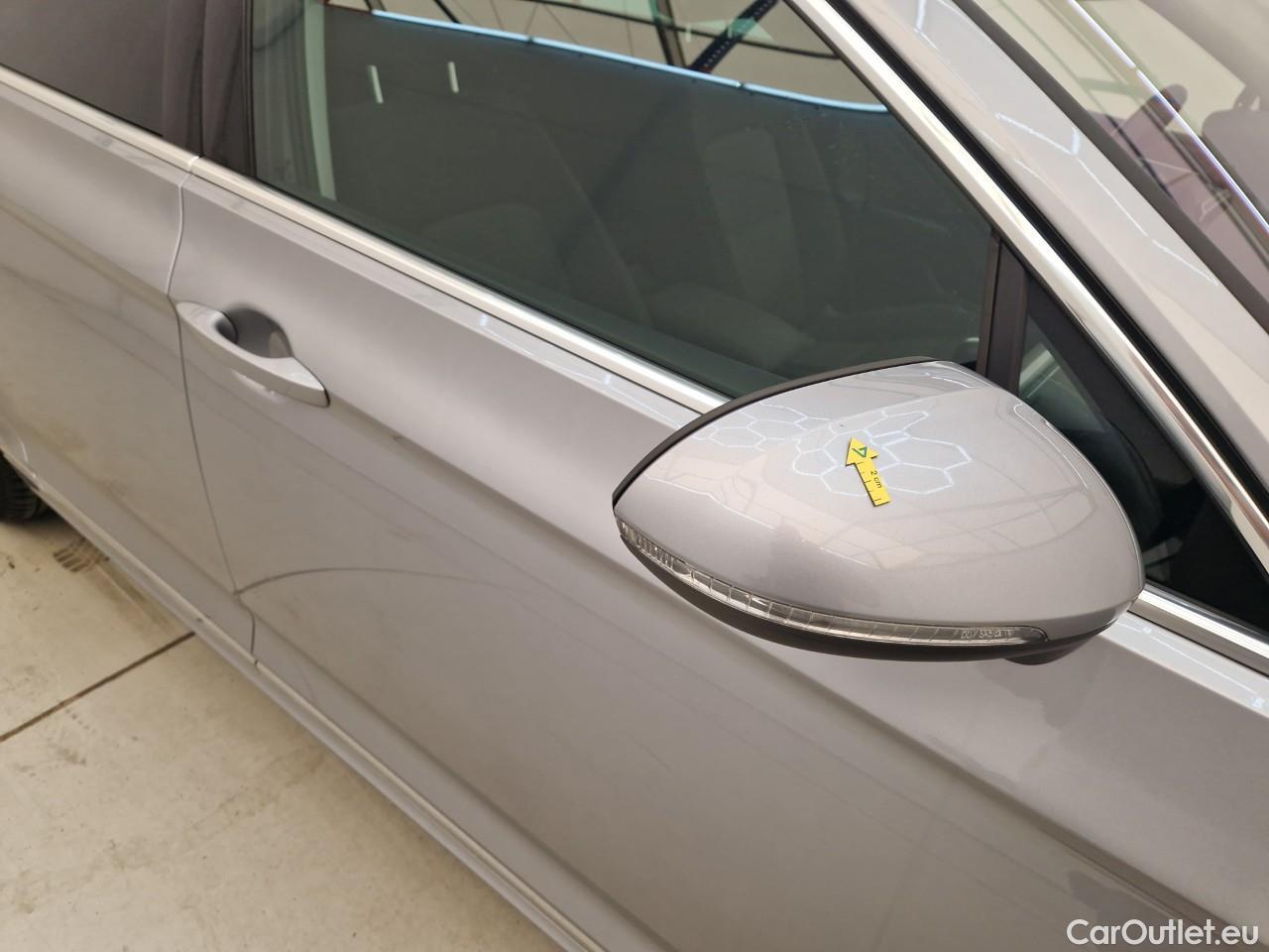  Volkswagen  Passat Comfortline 2.0 TDI DSG 150 CP #32