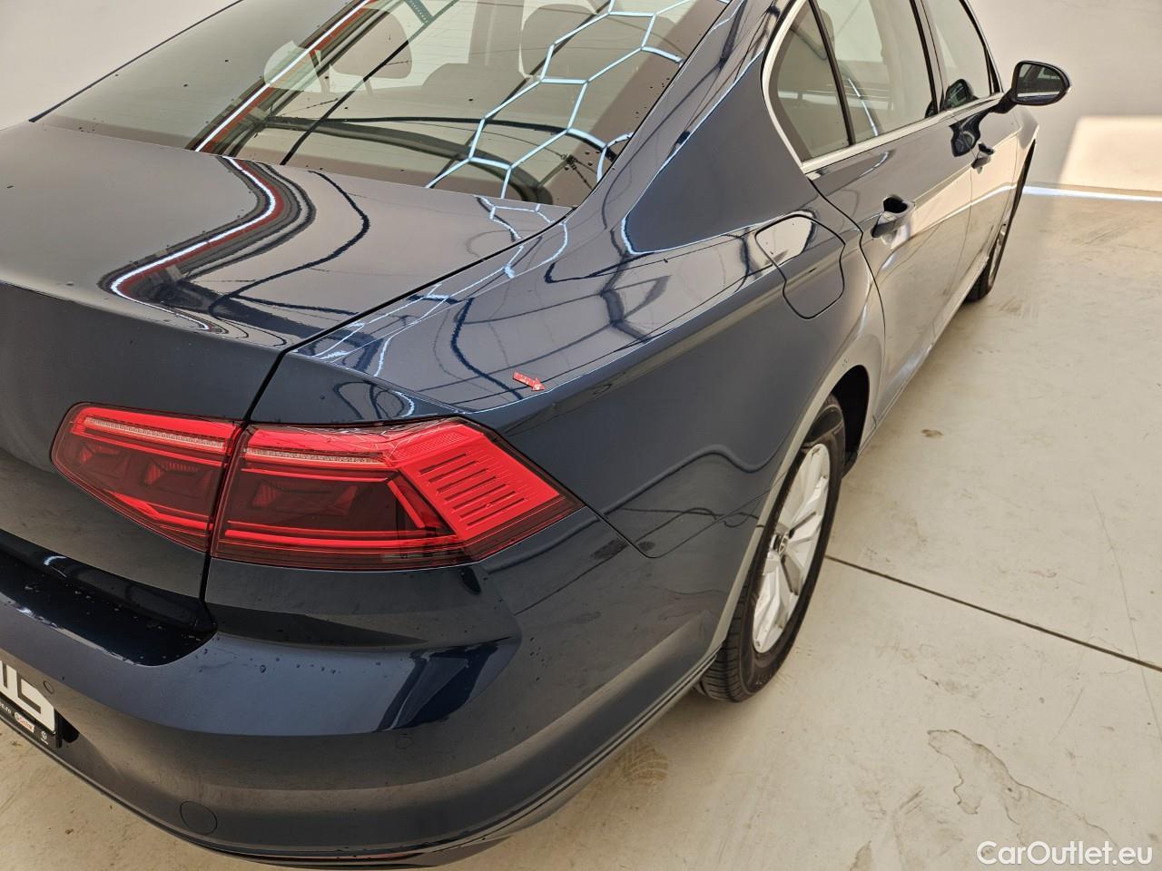  Volkswagen  Passat Comfortline 2.0 TDI DSG 150 CP #25