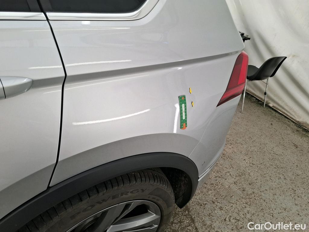  Volkswagen  Tiguan VOLKSWAGEN  / 2020 / 5P / SUV 2.0 TDI 150 DSG7 R-Line #24