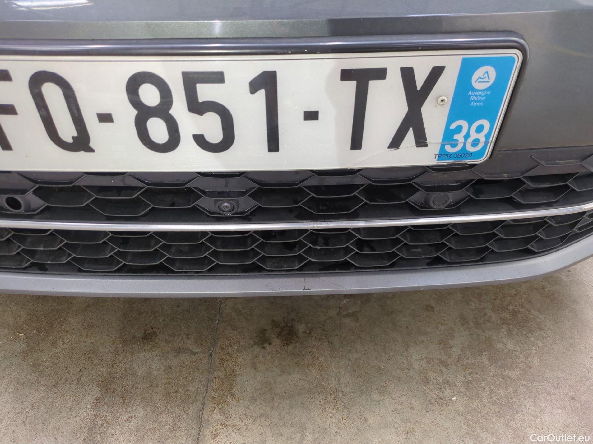  Volkswagen  Tiguan VOLKSWAGEN  / 2016 / 5P / SUV 1.5 TSI 150 EVO DSG7 Carat #30