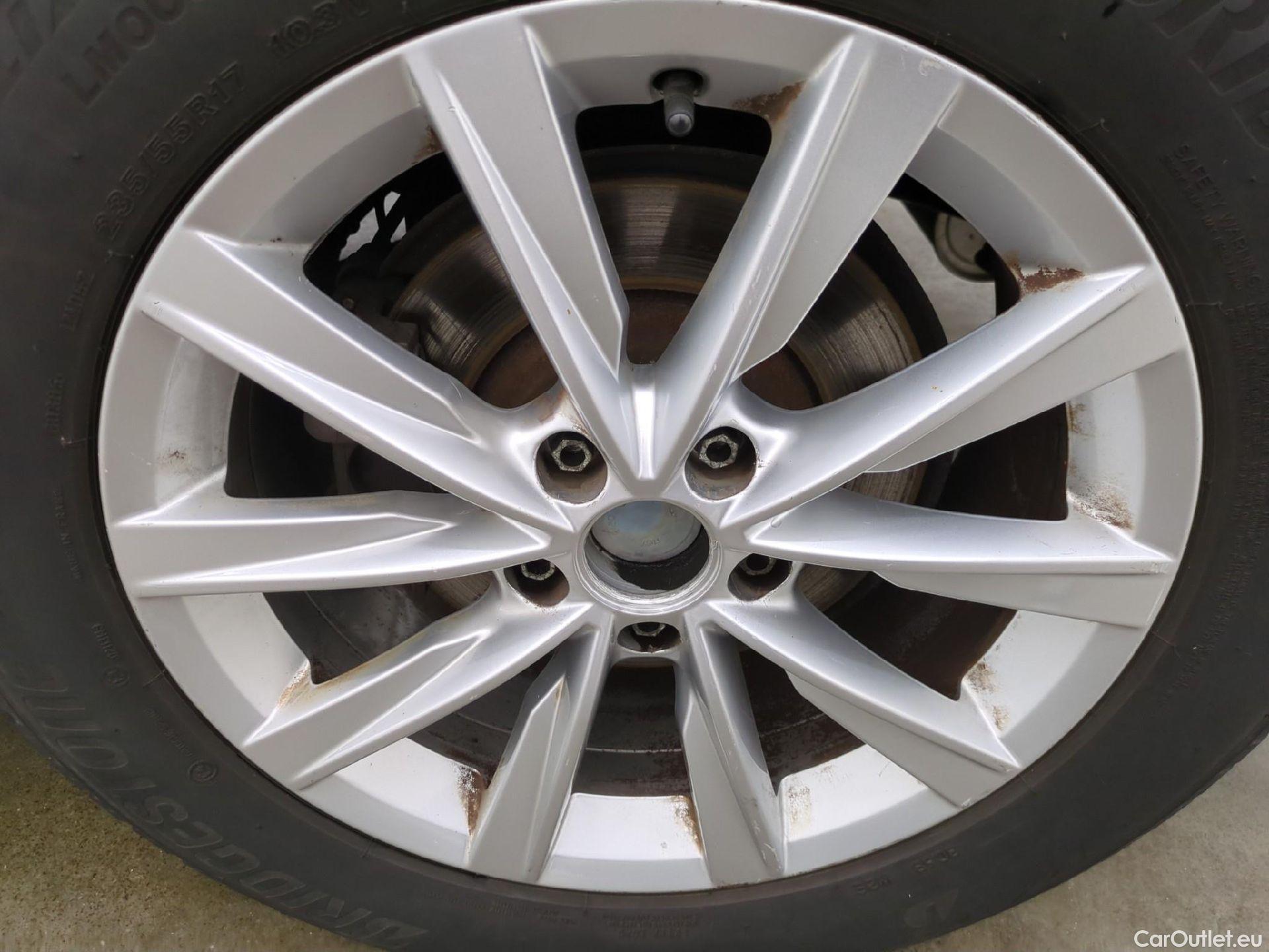  Volkswagen  Tiguan VOLKSWAGEN  / 2016 / 5P / SUV 1.5 TSI 150 EVO DSG7 Carat #22