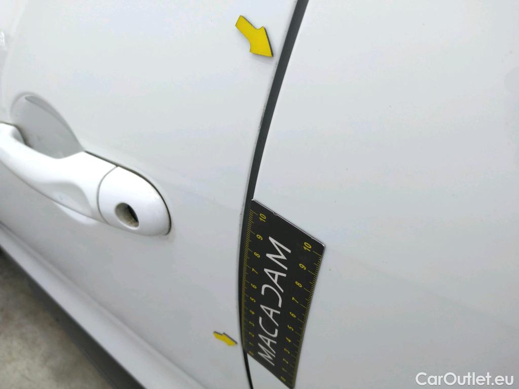  Renault  Clio  IV Air MediaNav 1.5 dCi 75CV BVM5 E6 #28