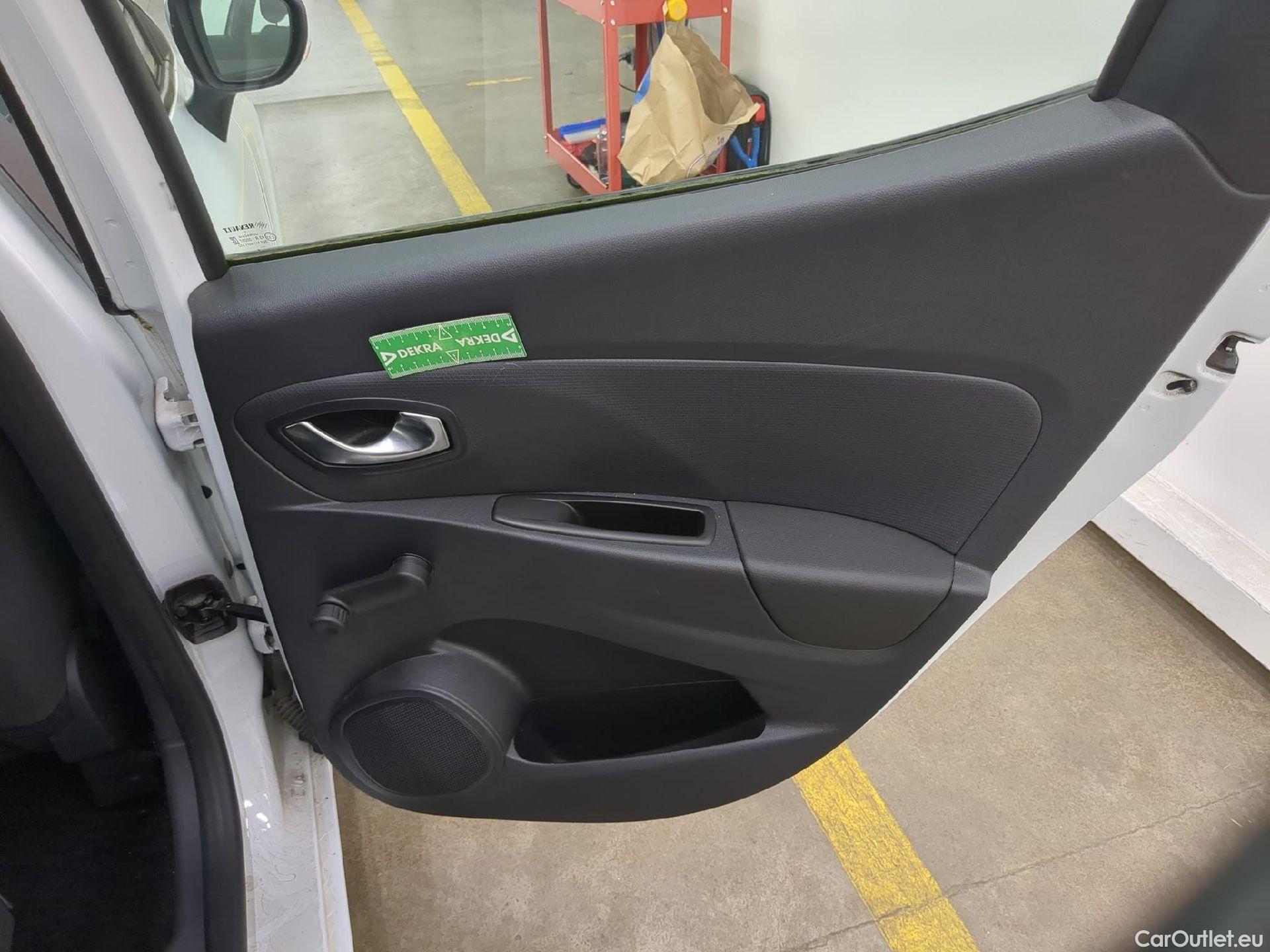  Renault  Clio  IV Air MediaNav 1.5 dCi 75CV BVM5 E6 #1