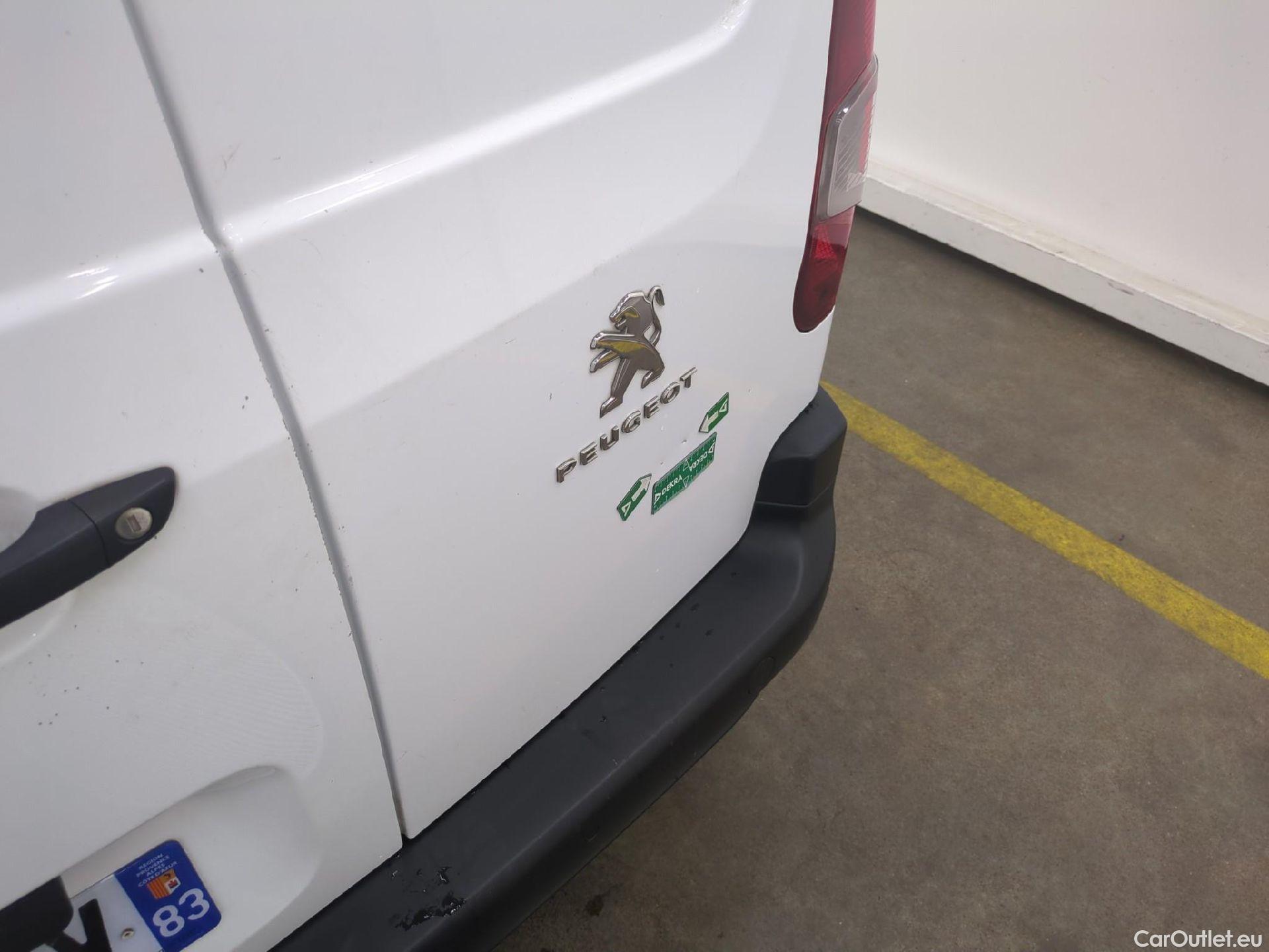  Peugeot  Partner PEUGEOT  / 2018 / 4P / Fourgonnette BHDI 100 S&S STD 1000KG S&S 10 PREMIUM #55