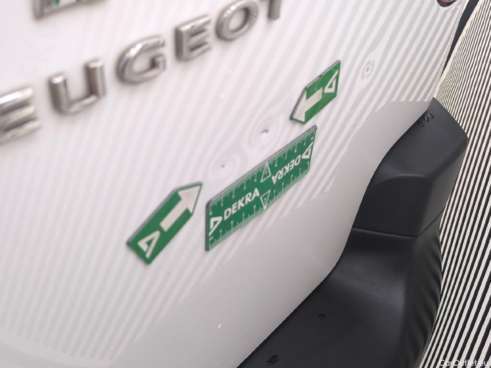  Peugeot  Partner PEUGEOT  / 2018 / 4P / Fourgonnette BHDI 100 S&S STD 1000KG S&S 10 PREMIUM #57