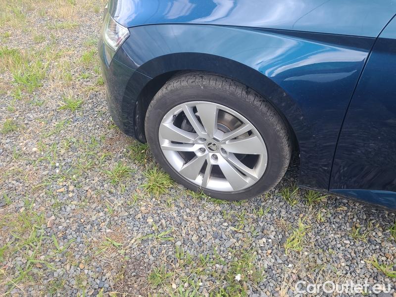  Skoda  Superb  (3V3)(2015) Supe.FL2.0TDI 110 Style AT #27