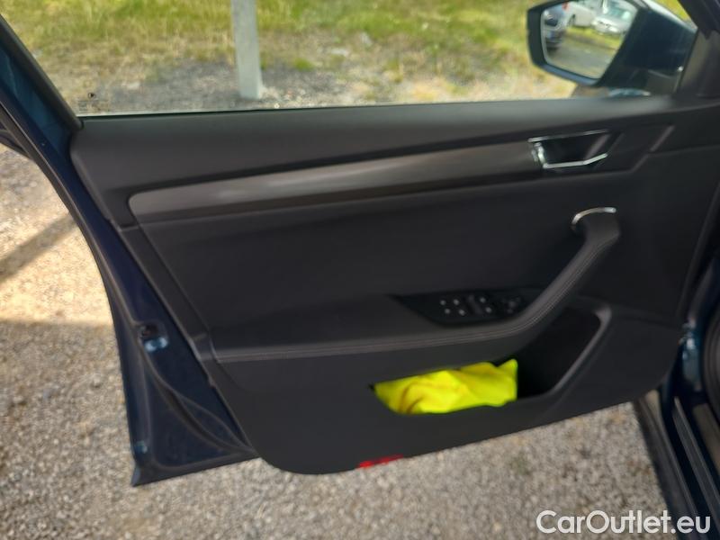  Skoda  Superb  (3V3)(2015) Supe.FL2.0TDI 110 Style AT #25