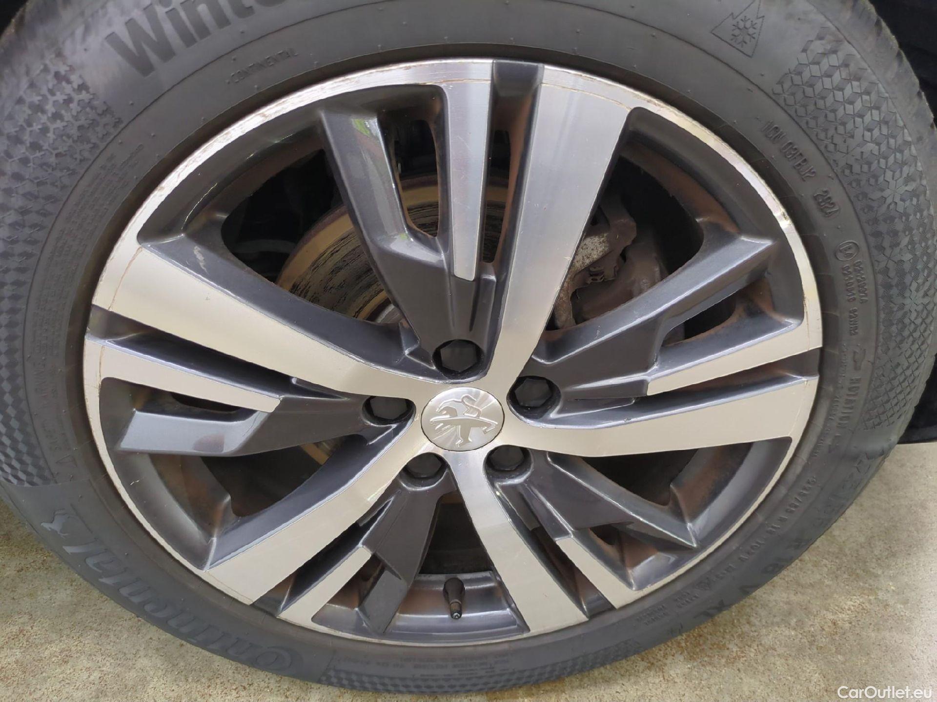  Peugeot  5008  Allure 1.2 PureTech 130CV BVA8 7 Sieges E6d #31