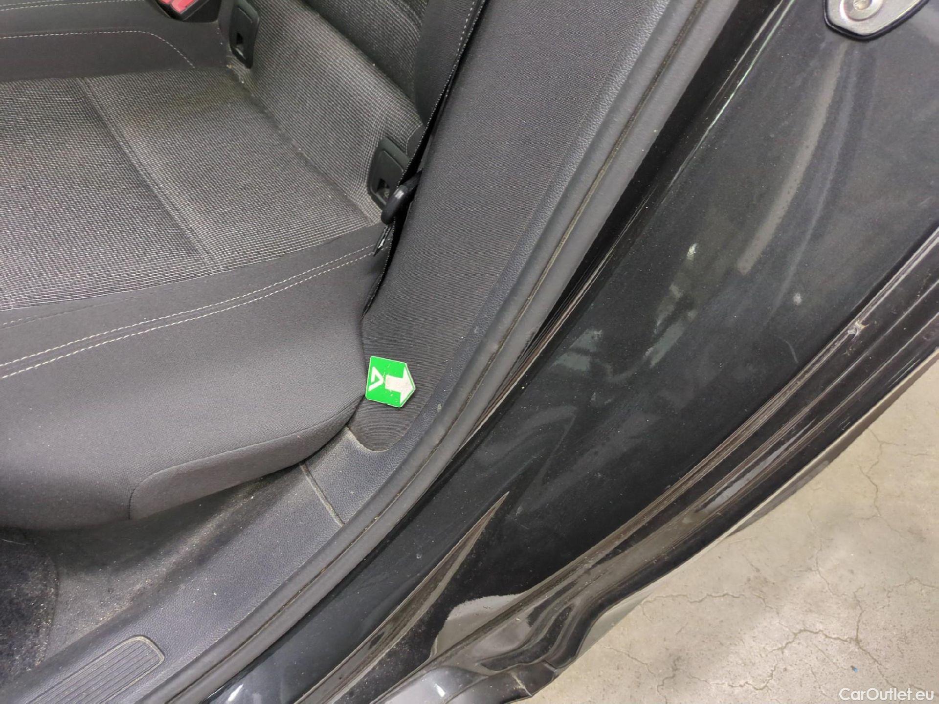  Volkswagen  Passat  Berline Comfortline BMT/Start-Stopp 2.0 TDI 150CV BVM6 E6 #16
