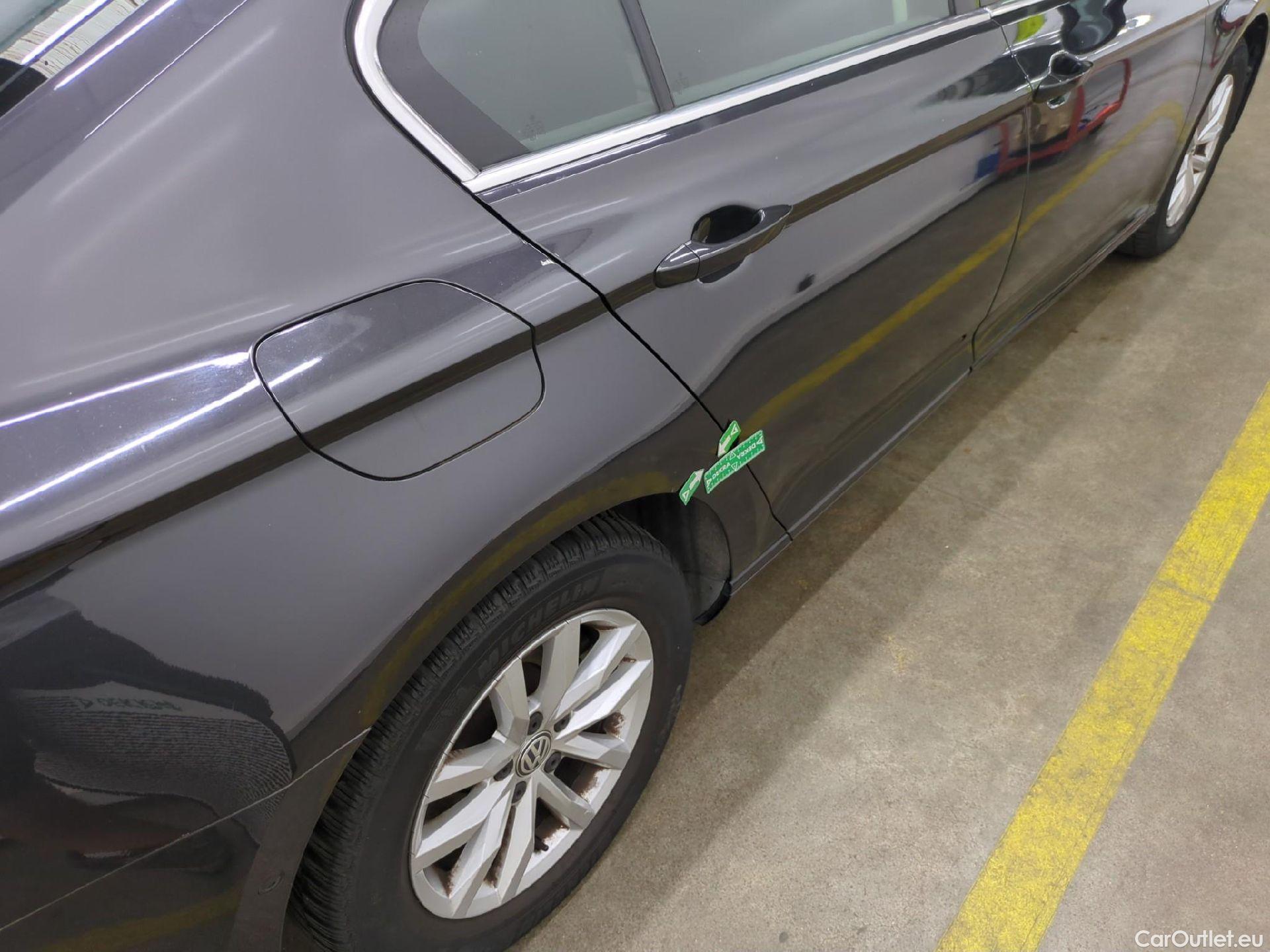  Volkswagen  Passat  Berline Comfortline BMT/Start-Stopp 2.0 TDI 150CV BVM6 E6 #42