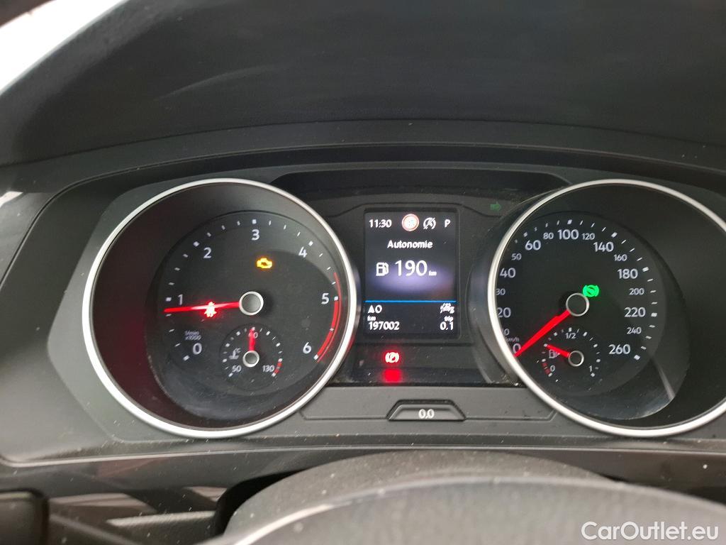  Volkswagen  Tiguan VOLKSWAGEN  / 2016 / 5P / SUV 2.0 TDI 150 DSG7 Confortline Business #19