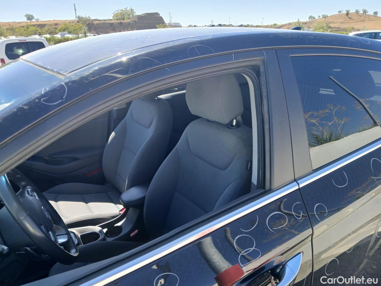  Hyundai   Ioniq HYUNDAI / 2019 / 5P / berlina con portón 1.6 GDI HEV Tecno DCT #58