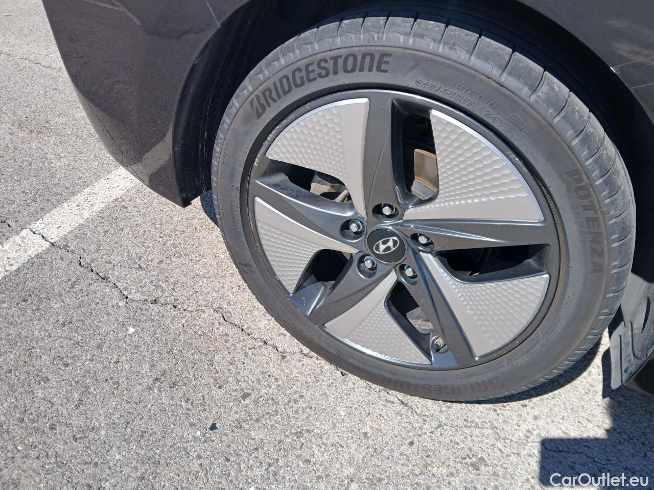  Hyundai   Ioniq HYUNDAI / 2019 / 5P / berlina con portón 1.6 GDI HEV Tecno DCT #61