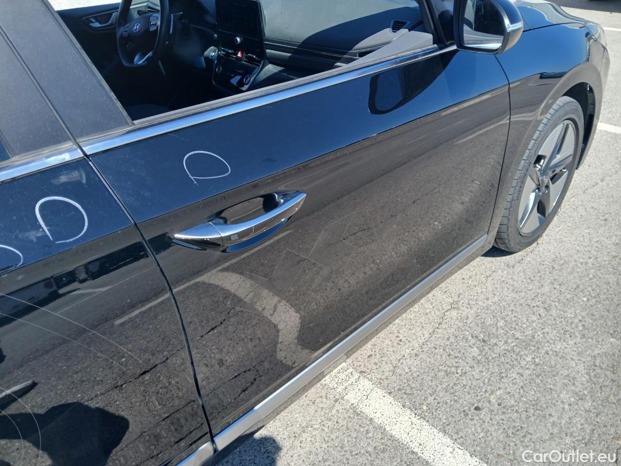 Hyundai   Ioniq HYUNDAI / 2019 / 5P / berlina con portón 1.6 GDI HEV Tecno DCT #38