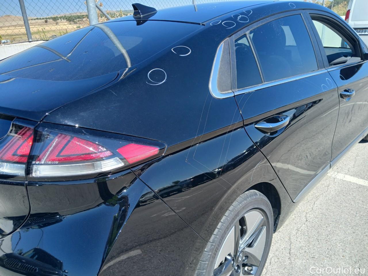  Hyundai   Ioniq HYUNDAI / 2019 / 5P / berlina con portón 1.6 GDI HEV Tecno DCT #30
