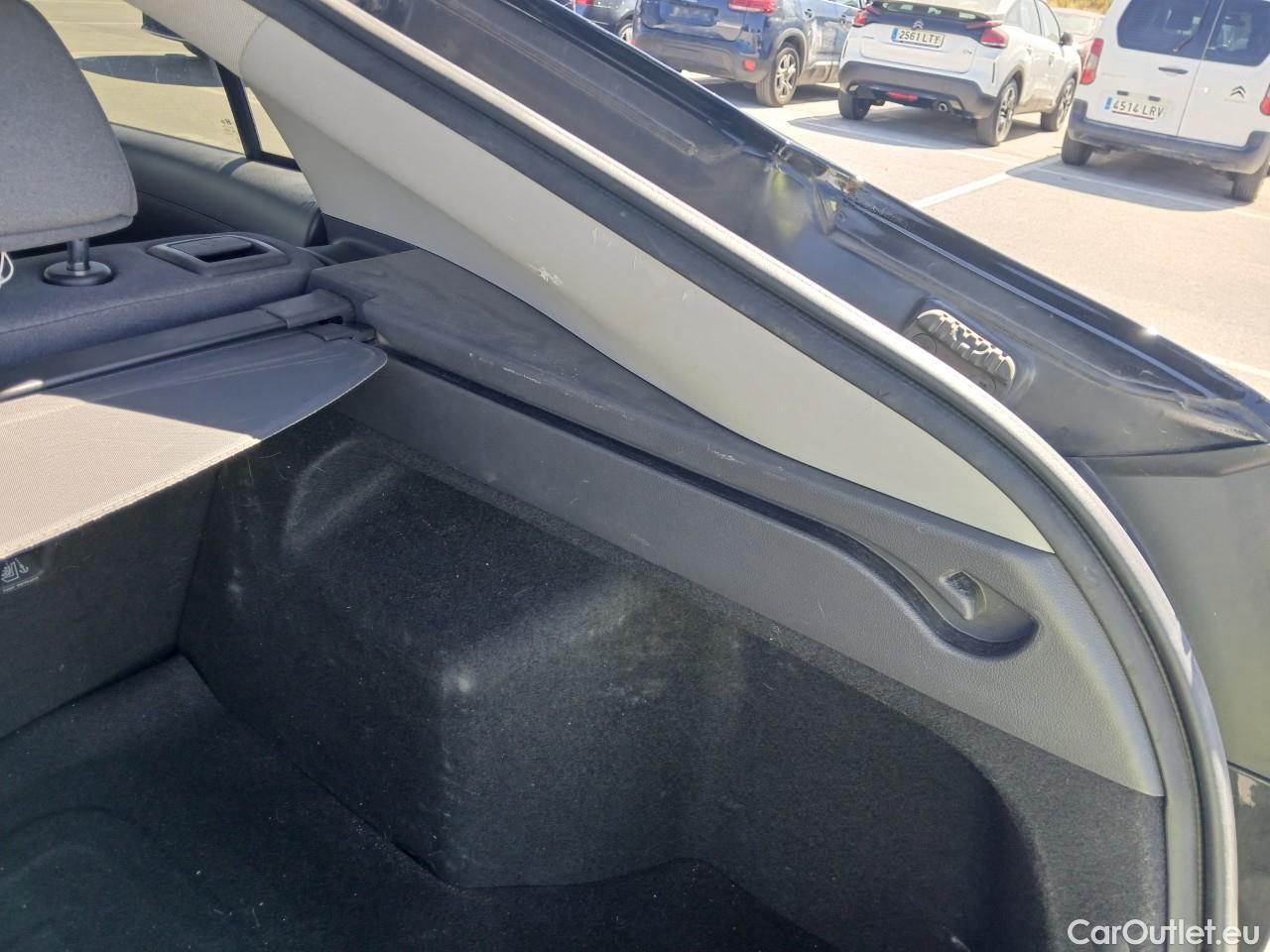  Hyundai   Ioniq HYUNDAI / 2019 / 5P / berlina con portón 1.6 GDI HEV Tecno DCT #56