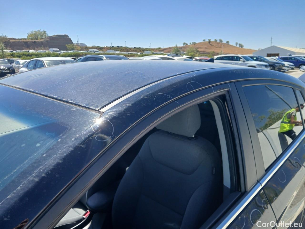  Hyundai   Ioniq HYUNDAI / 2019 / 5P / berlina con portón 1.6 GDI HEV Tecno DCT #15