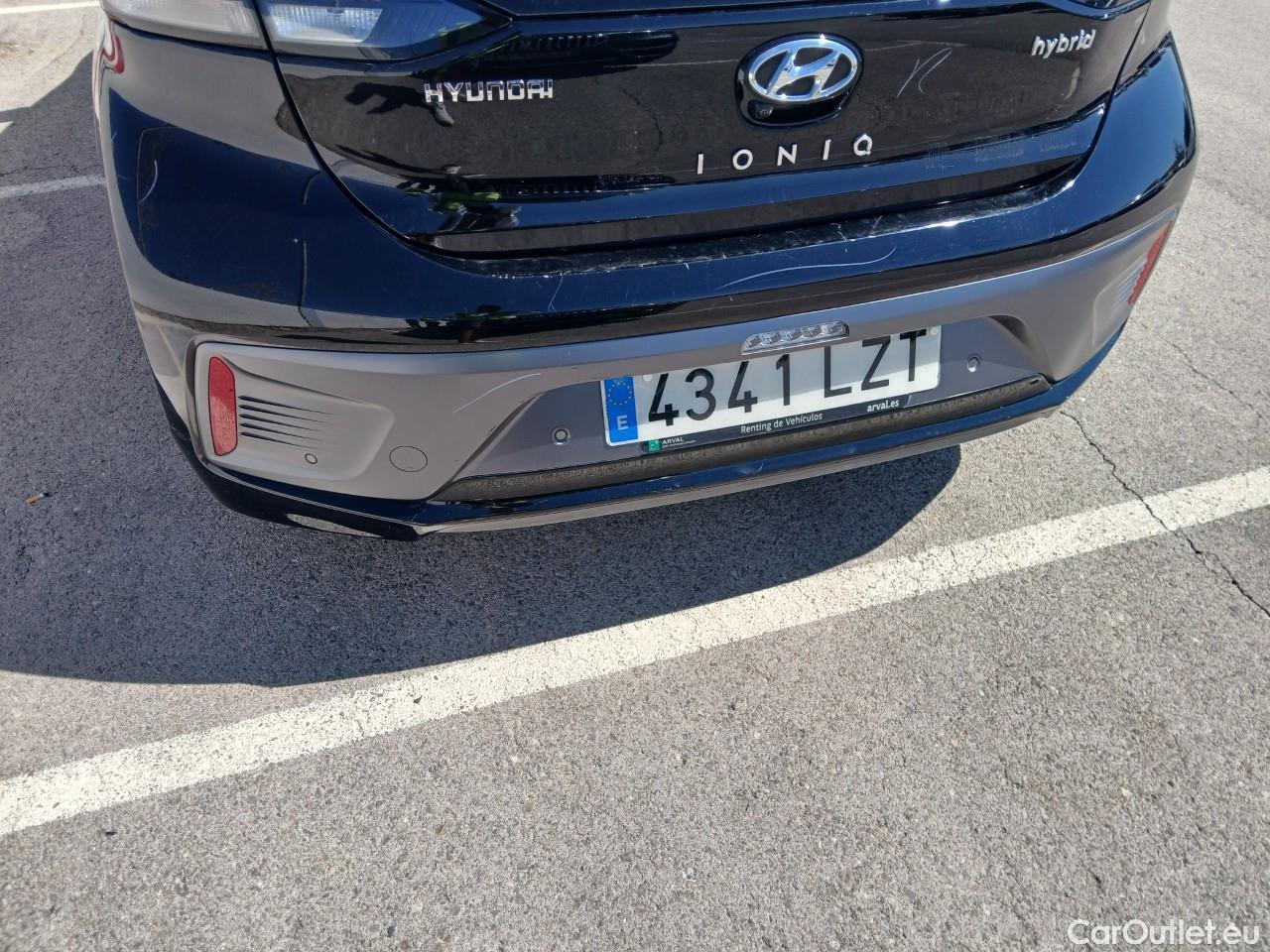  Hyundai   Ioniq HYUNDAI / 2019 / 5P / berlina con portón 1.6 GDI HEV Tecno DCT #24