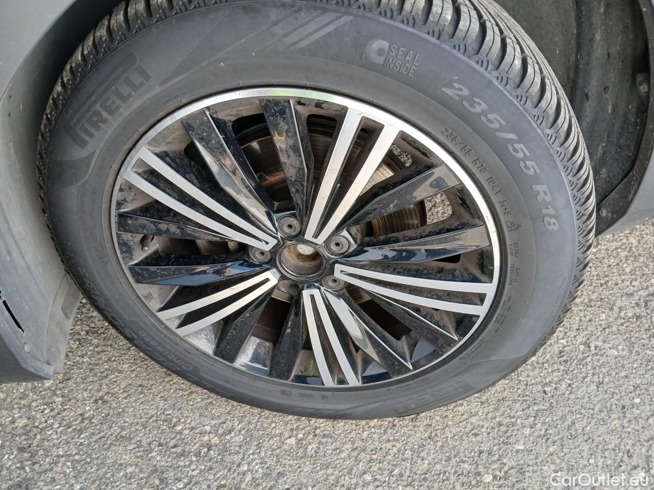  Volkswagen  Tiguan  Life 2.0 TDI 150CV AT7 E6d #15