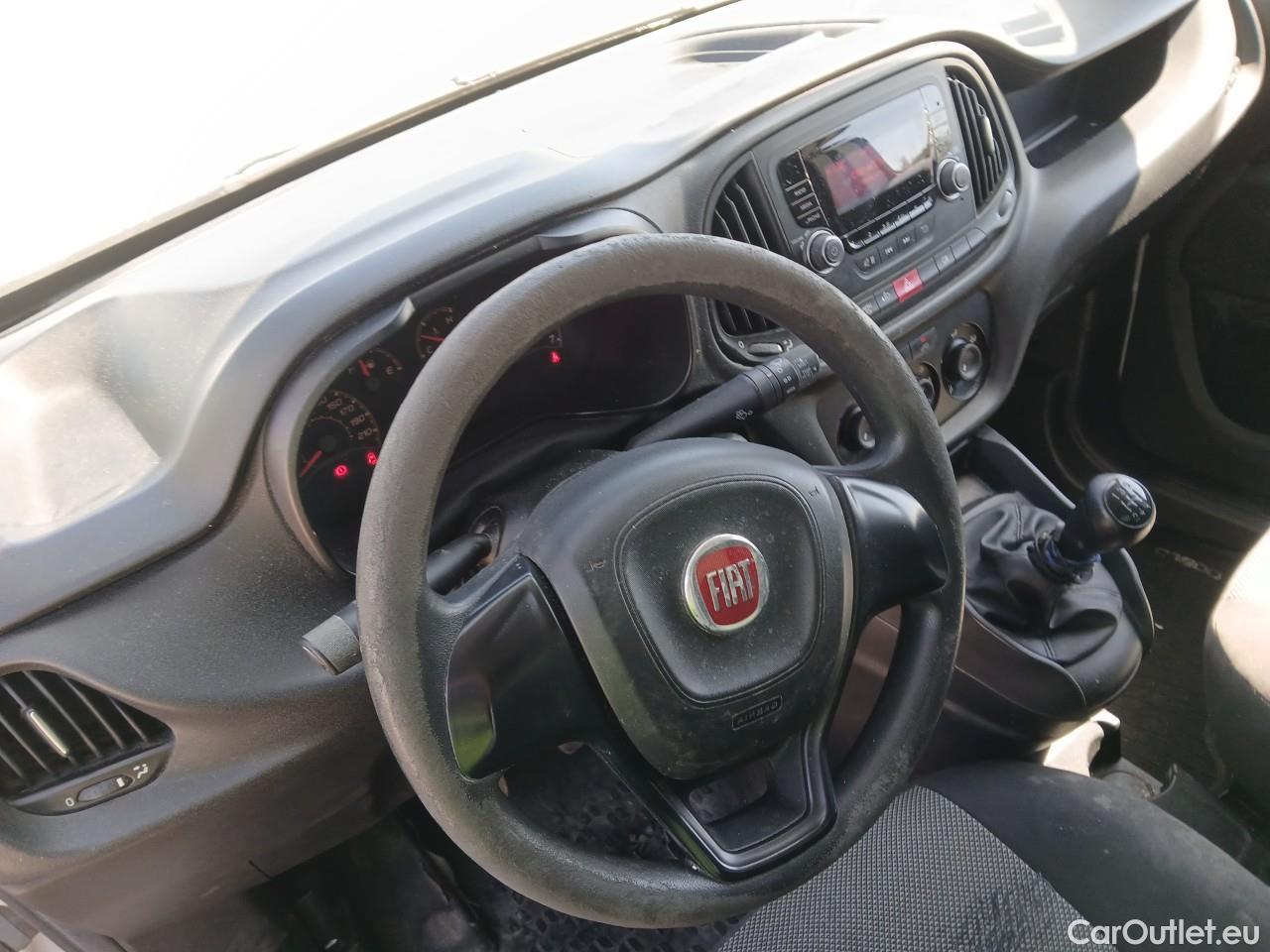  Fiat  Doblo FIAT Doblò Cargo/2015/3P/furgón derivado de turismo Cargo Base 1.3 Multijet 70kW (95CV) #4
