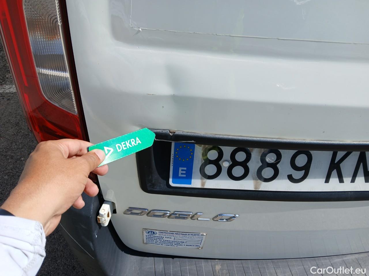  Fiat  Doblo FIAT Doblò Cargo/2015/3P/furgón derivado de turismo Cargo Base 1.3 Multijet 70kW (95CV) #28