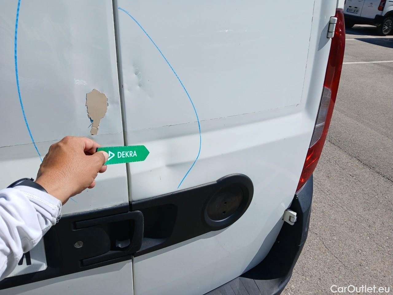  Fiat  Doblo FIAT Doblò Cargo/2015/3P/furgón derivado de turismo Cargo Base 1.3 Multijet 70kW (95CV) #30