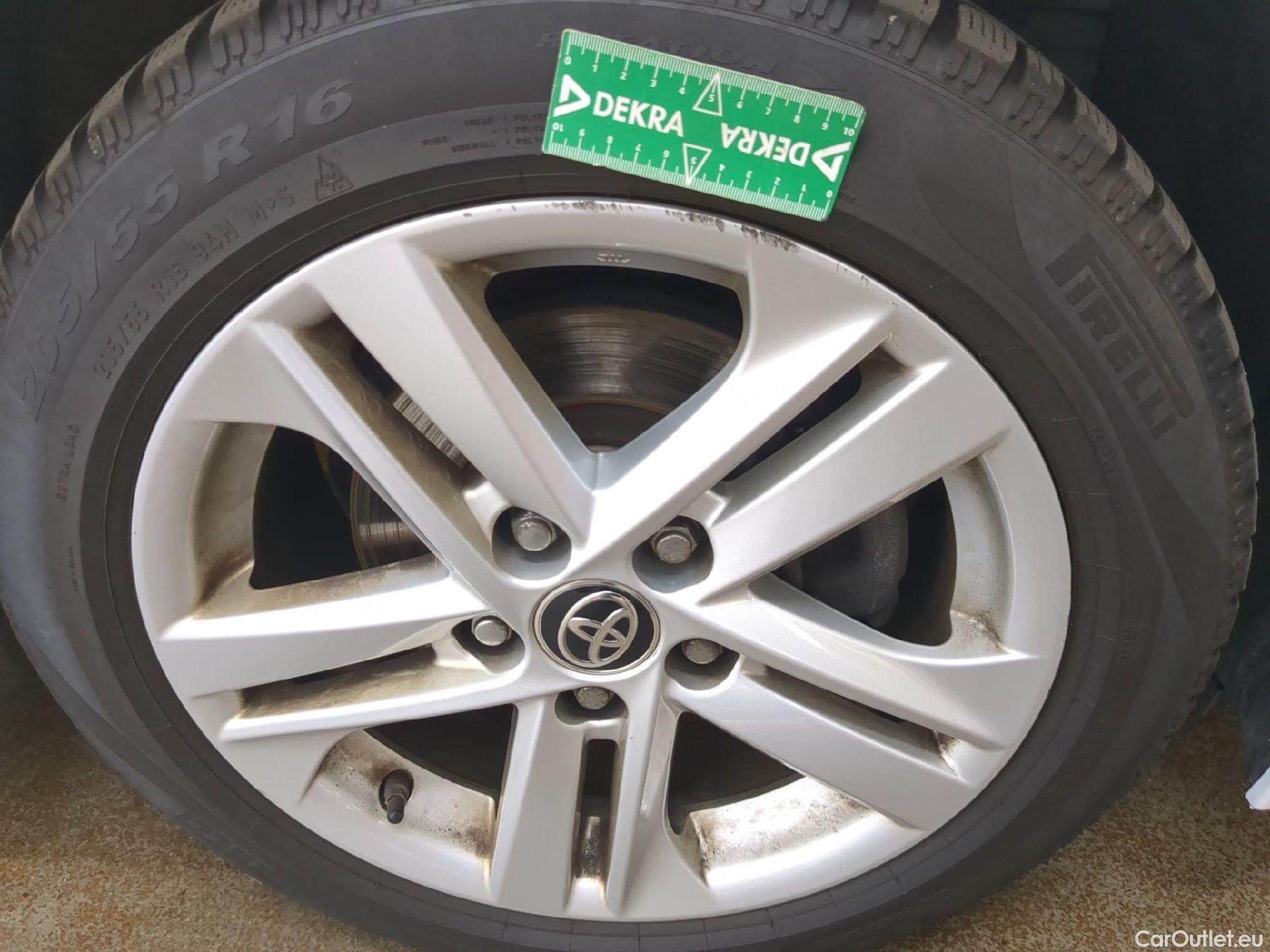  Toyota  Corolla TOYOTA  Touring Sports / 2018 / 5P / Break Hybride 122h Dynamic Business Stage Acad TVU #19