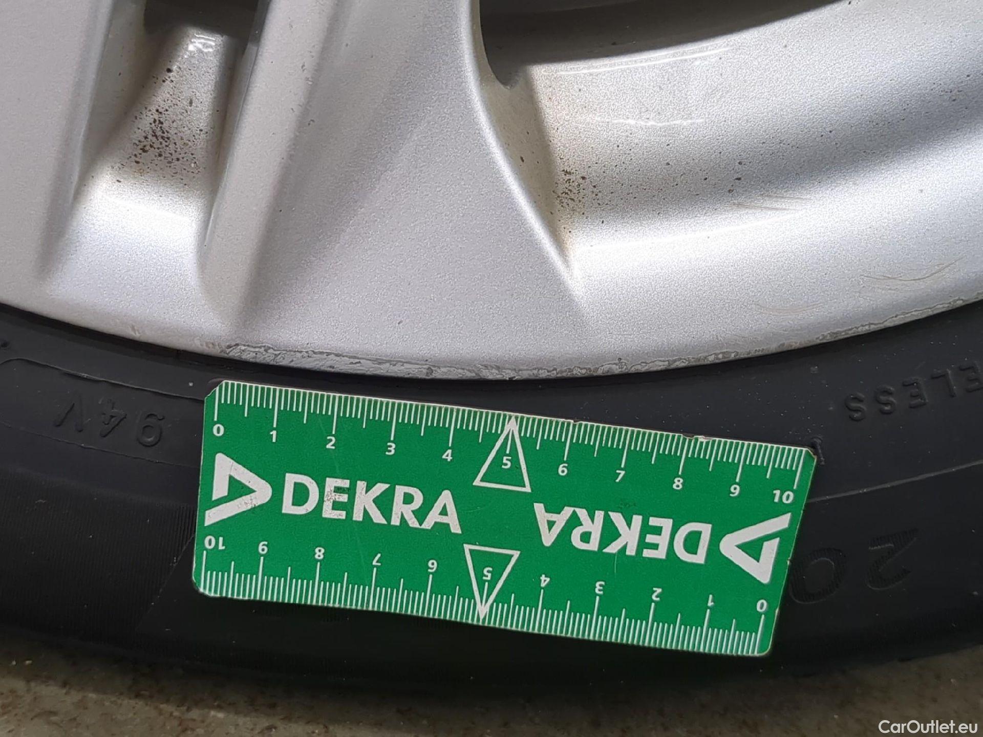  Toyota  Corolla TOYOTA  Touring Sports / 2018 / 5P / Break Hybride 122h Dynamic Business Stage Acad TVU #14